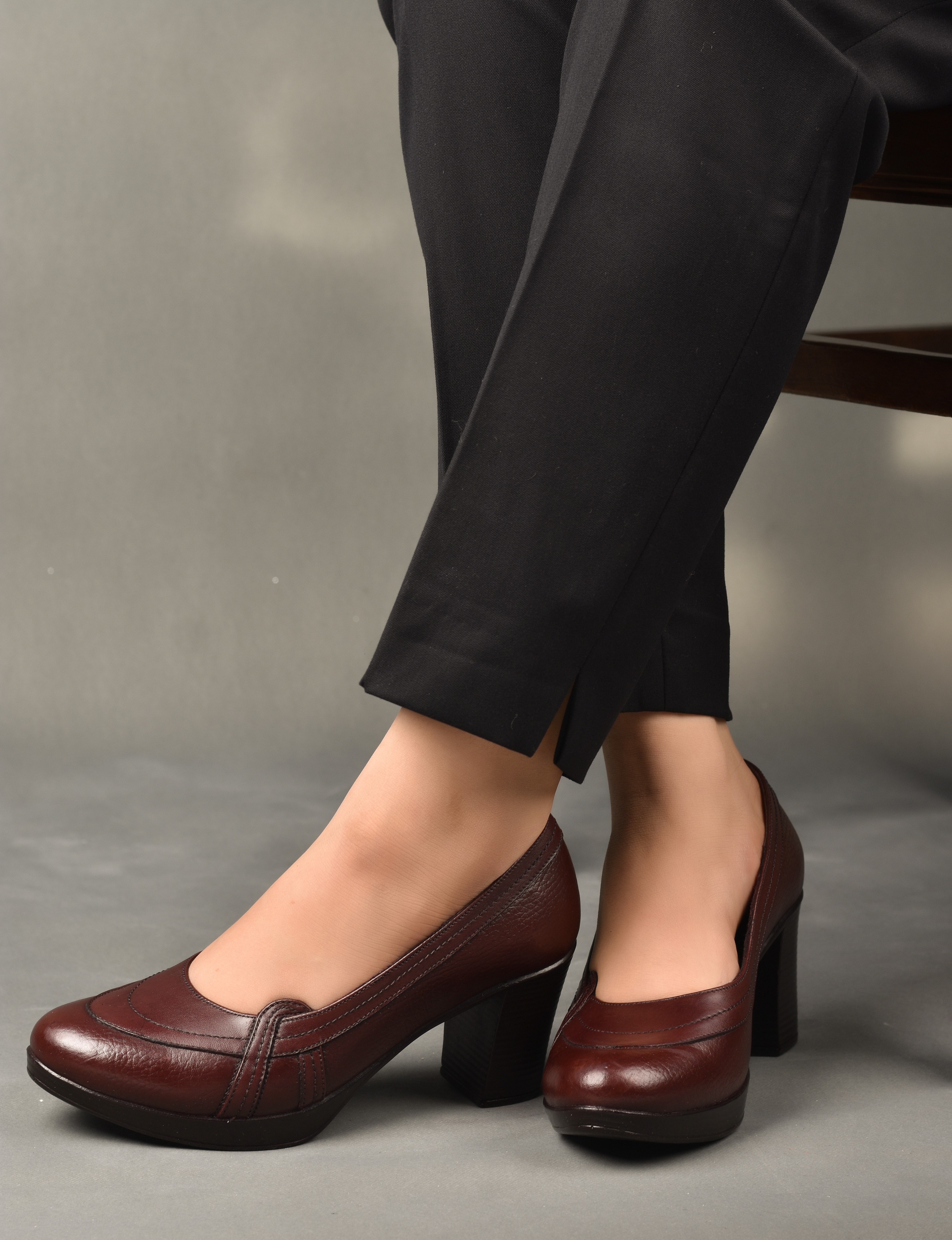 خرید آنلاین کفش چرمی پاشنه بلند زنانه روشن مدل 22-7060